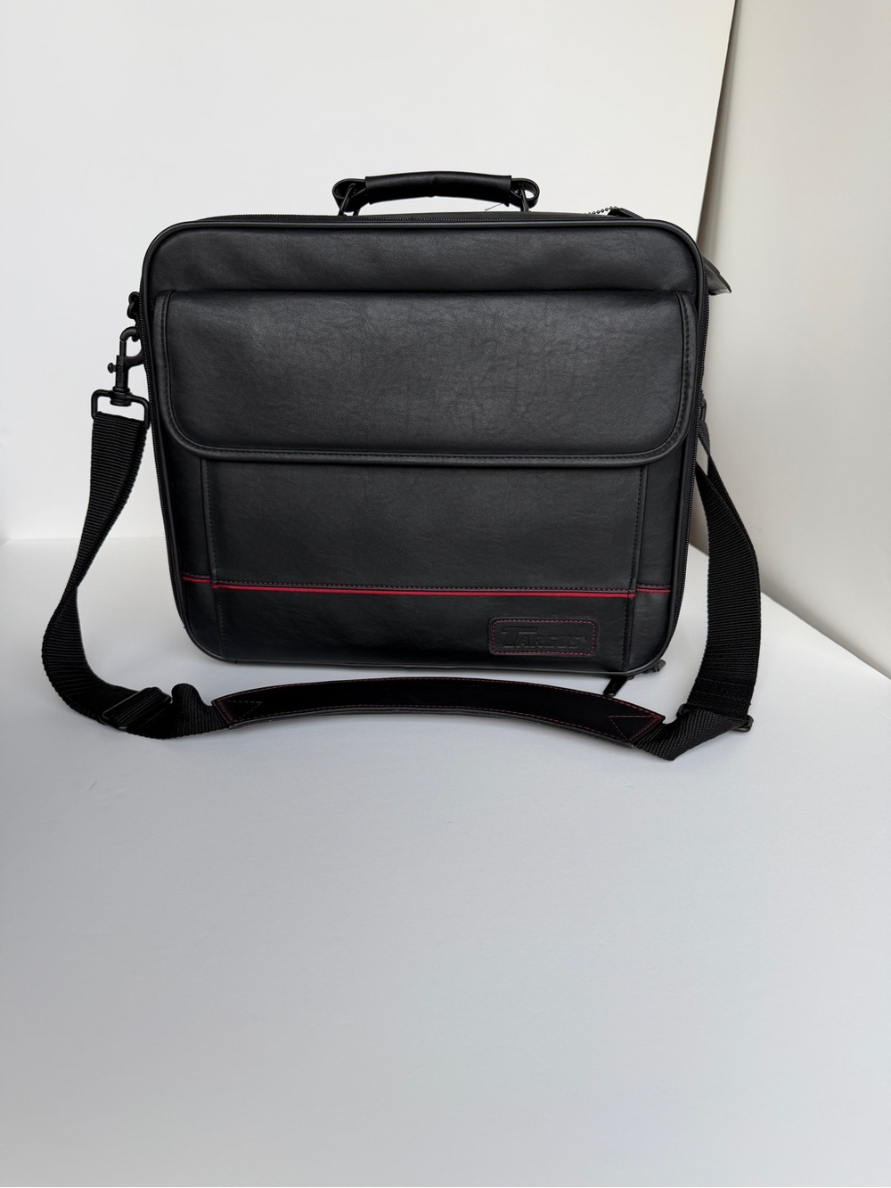 Targus CUN1 Vintage Vegan Leather Laptop Bag, Black